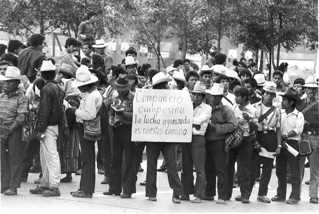 Marcha indigena en la Ciudad de Guatemala, sin fecha. Colección del EGP, 1968-1996. Fuente: CIRMA.