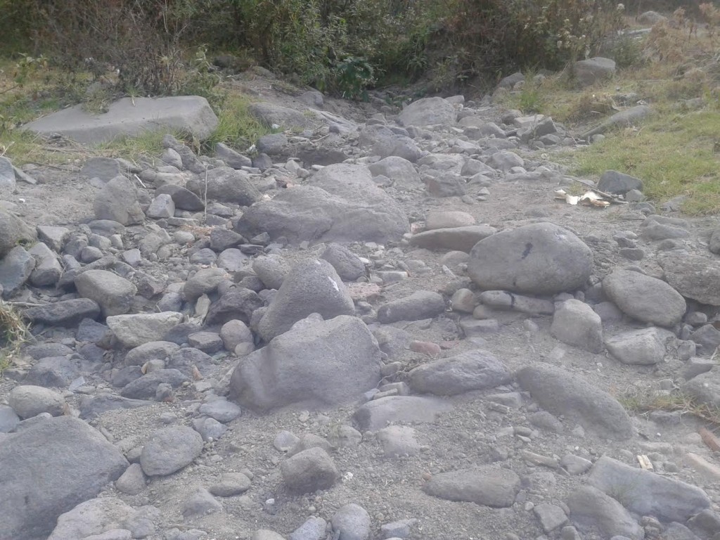 Dry streambed, Cantel. Photo by Esteban Sacalxot.